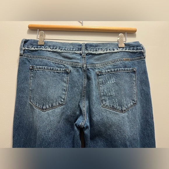 KanCan Mid Rise Boyfriend Style Jeans 15 | 31 Medium Wash - Picture 5 of 6